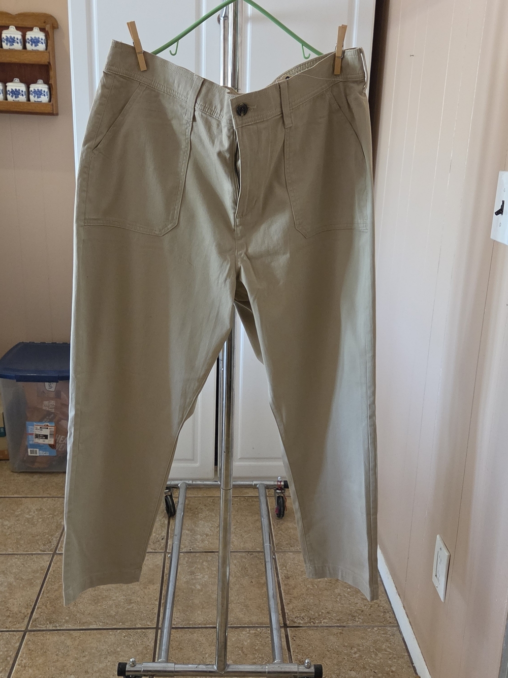 Classic Women's Khaki Pants